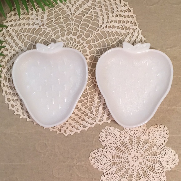 Strawberry Shaped Milk Glass Dishes Set Of 2 - Picture 3 of 9